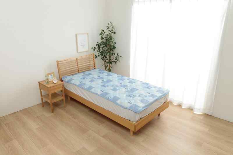 イケヒコ 寝具 接触冷感 敷きパッド パッチ猫 ブルー 約140×200cm ダブル ネコ ねこ ひんやり 涼しい 夏用 年間 かわいい 両面 リバーシ